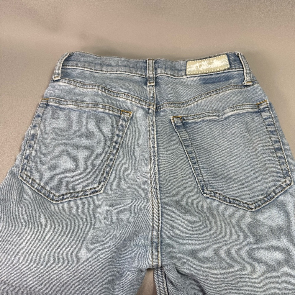RE/DONE Faded Sky Blue High Rise Cropped Button Fly Jeans with Vintage Look - Picture 5 of 13